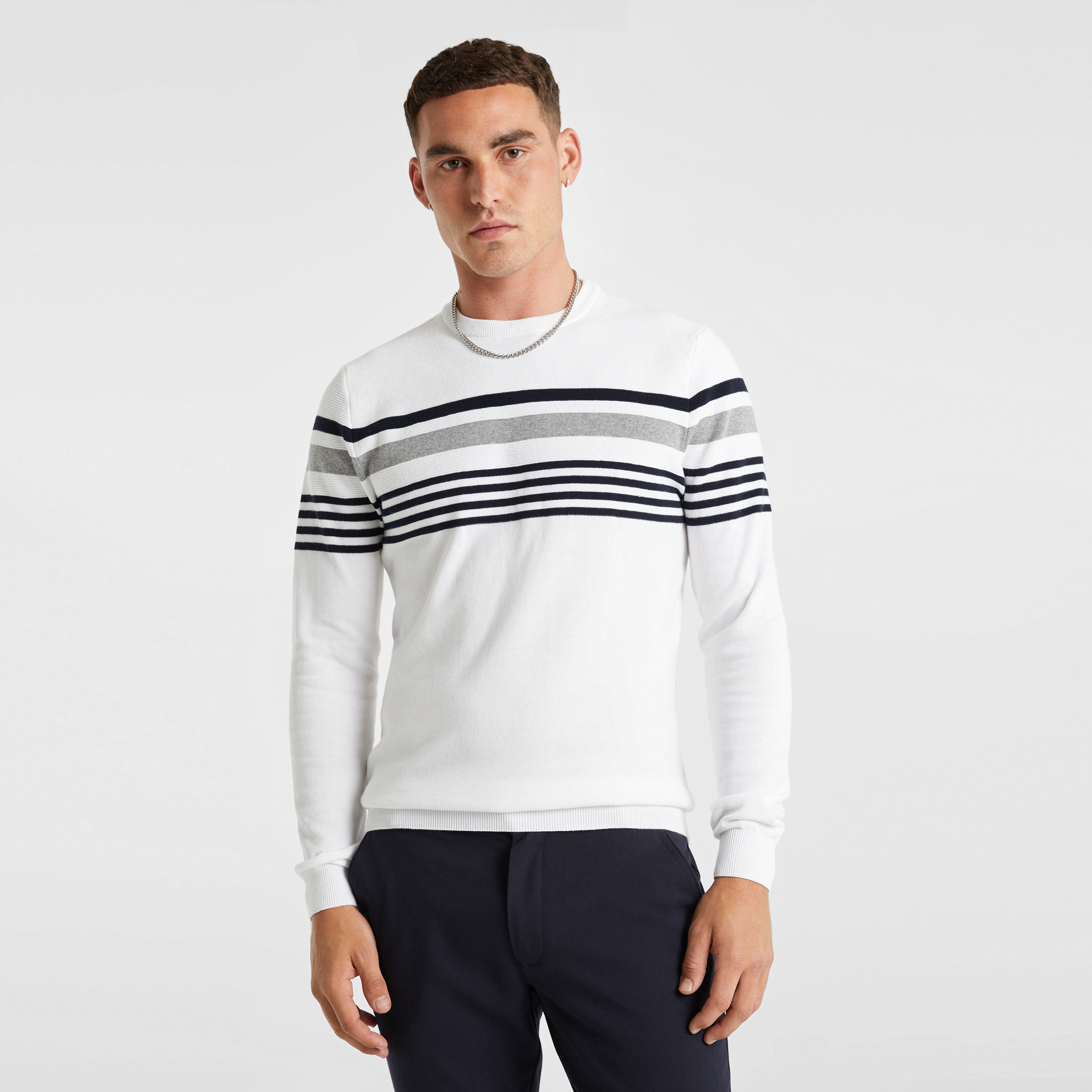 Token Crew Neck Spliced Knit