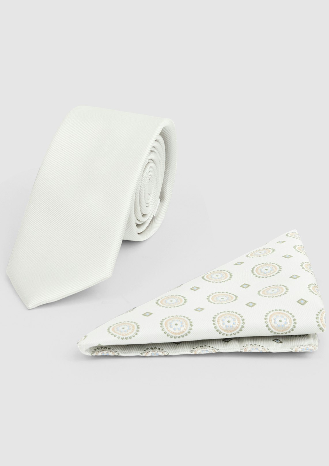 Bari Tie And Pocket Square Set