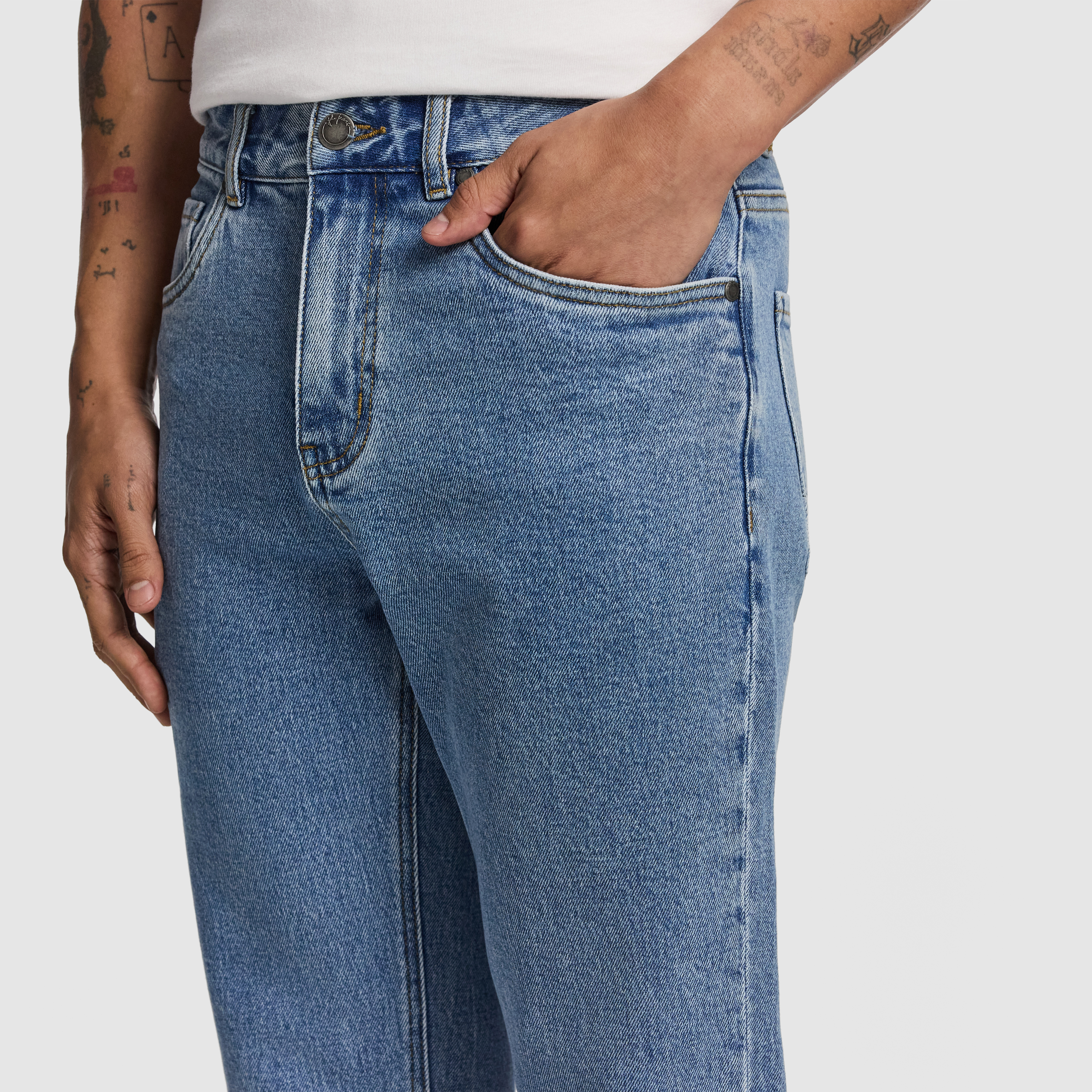 Mid Wash Spike Straight Jean