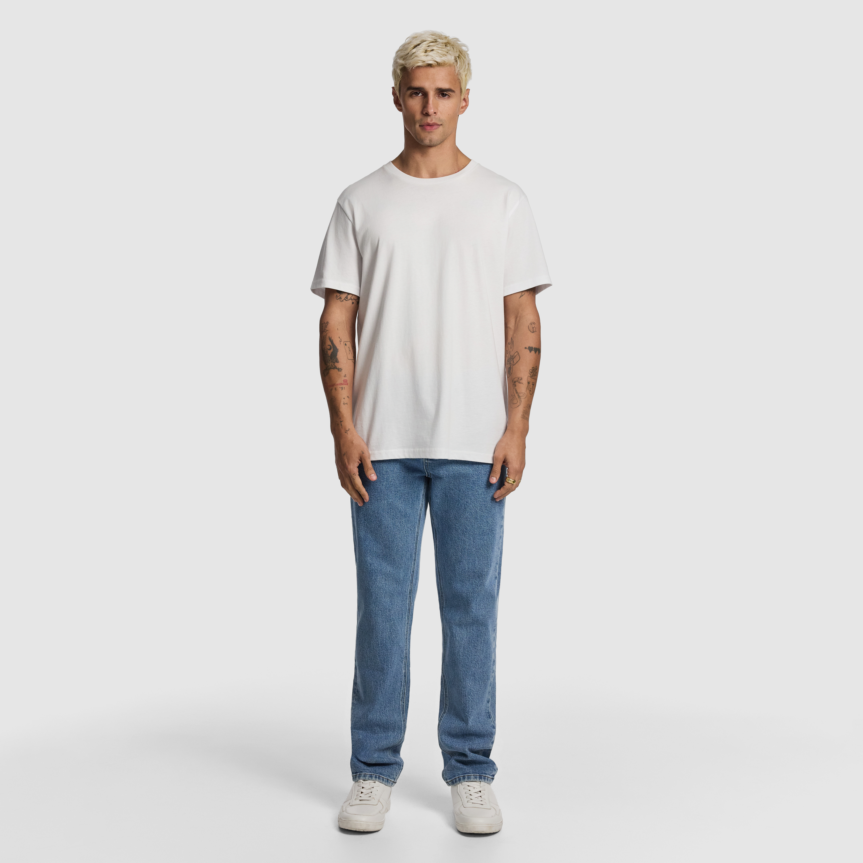Mid Wash Spike Straight Jean